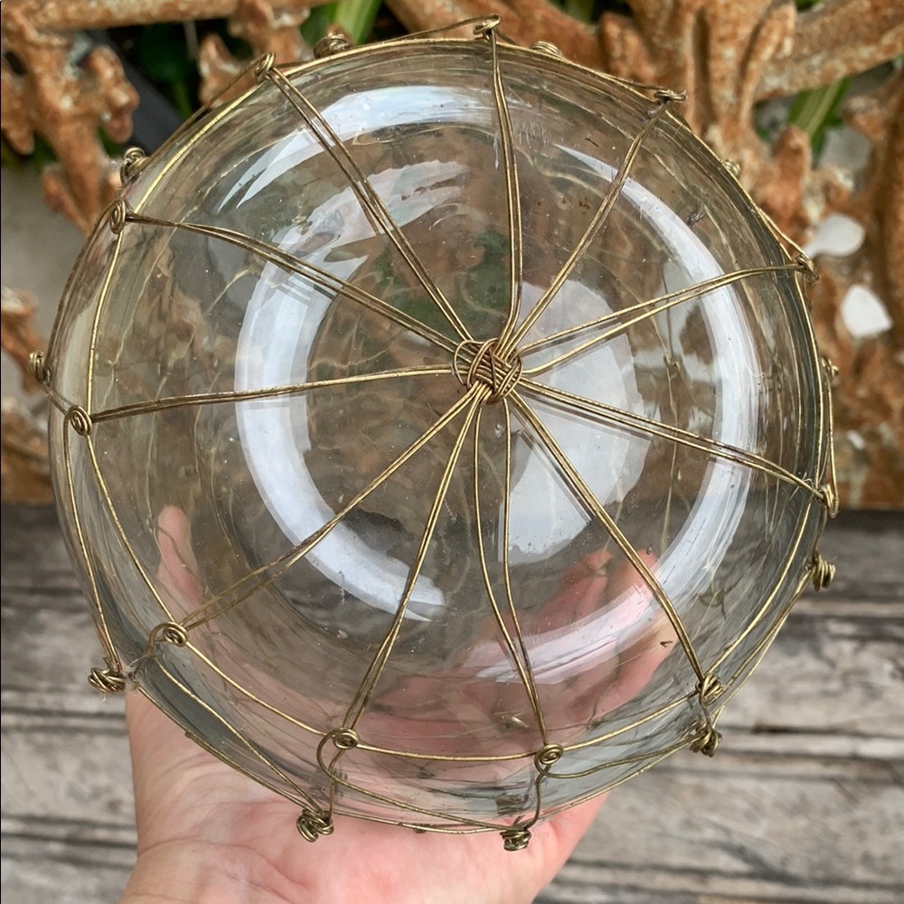 Vintage Glass Vase with Gold Wire Netting - Picture 4 of 8